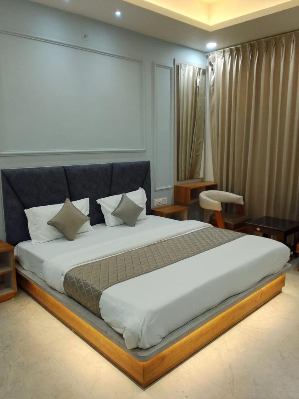The Grand View Hotel Baijnāth Exterior photo