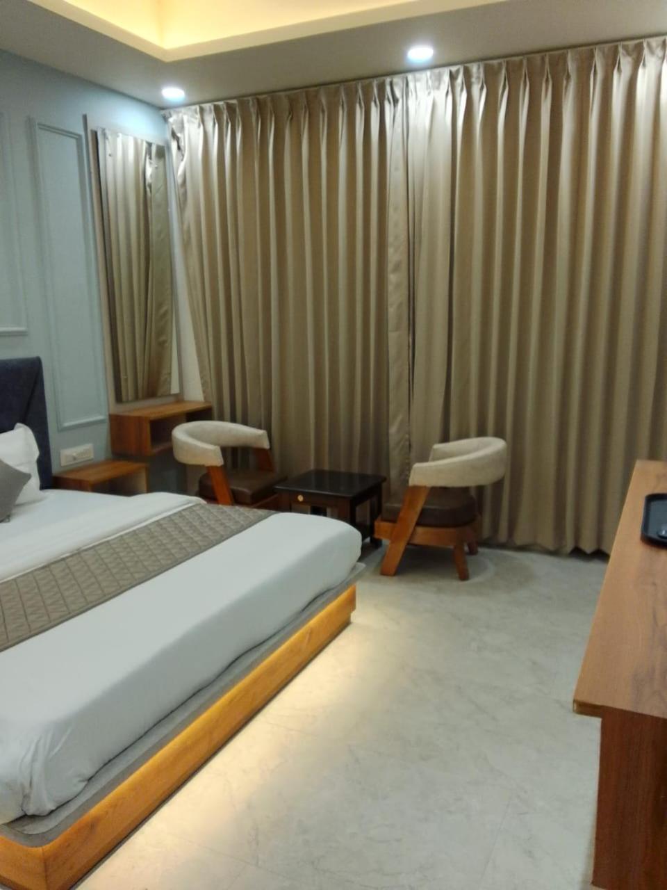 The Grand View Hotel Baijnāth Exterior photo