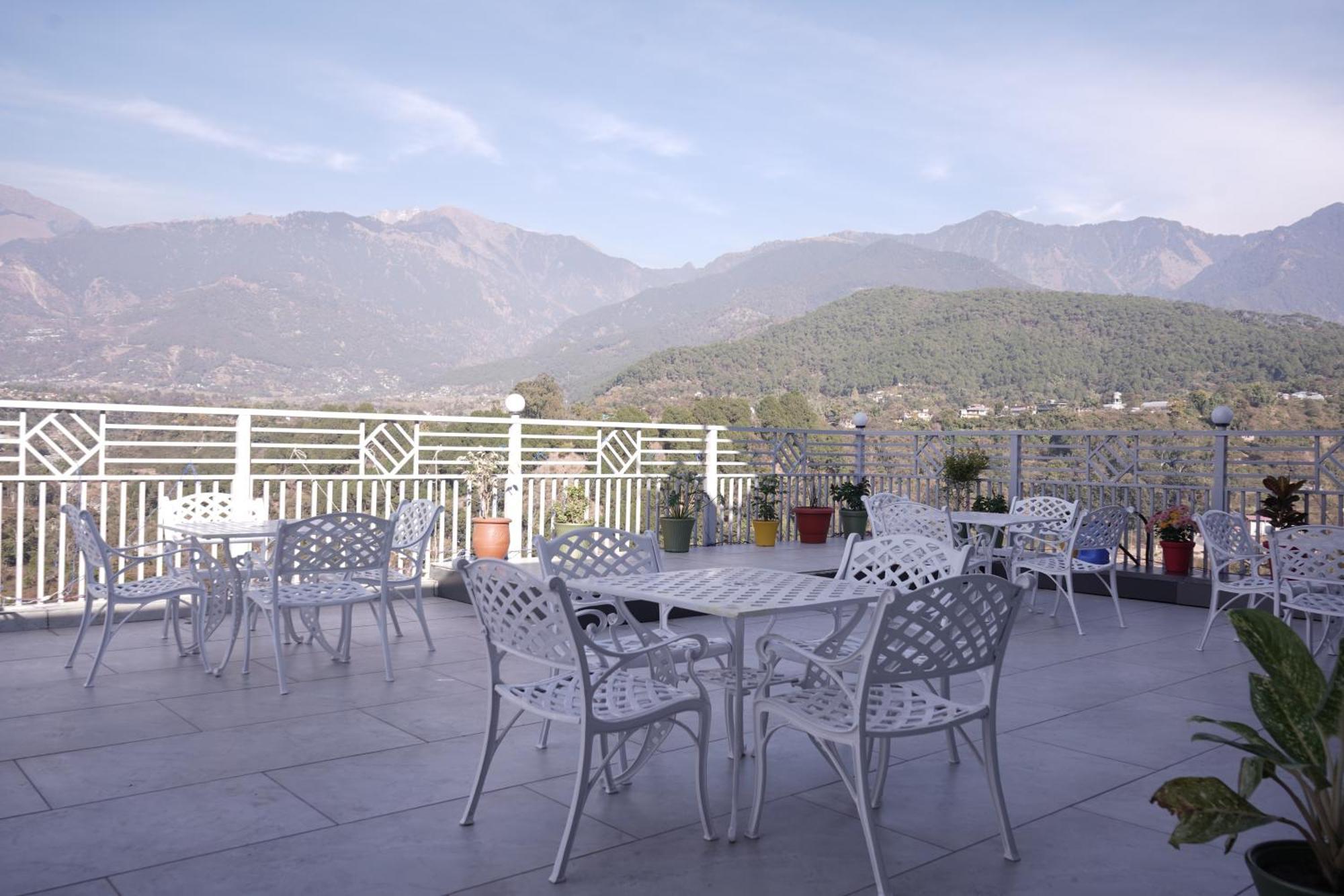The Grand View Hotel Baijnāth Exterior photo