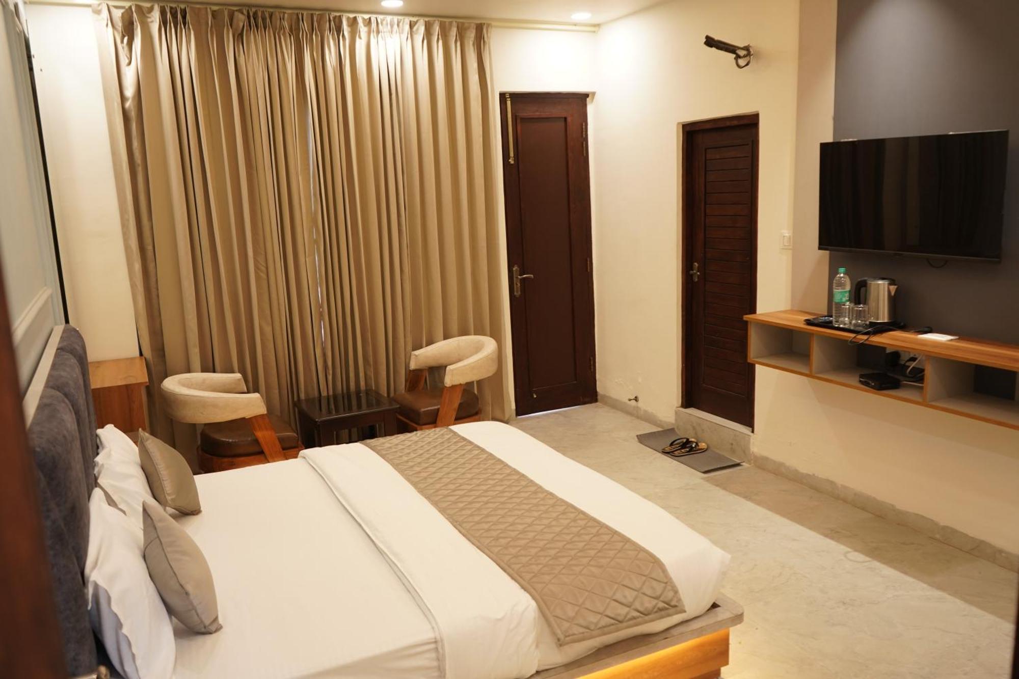 The Grand View Hotel Baijnāth Exterior photo