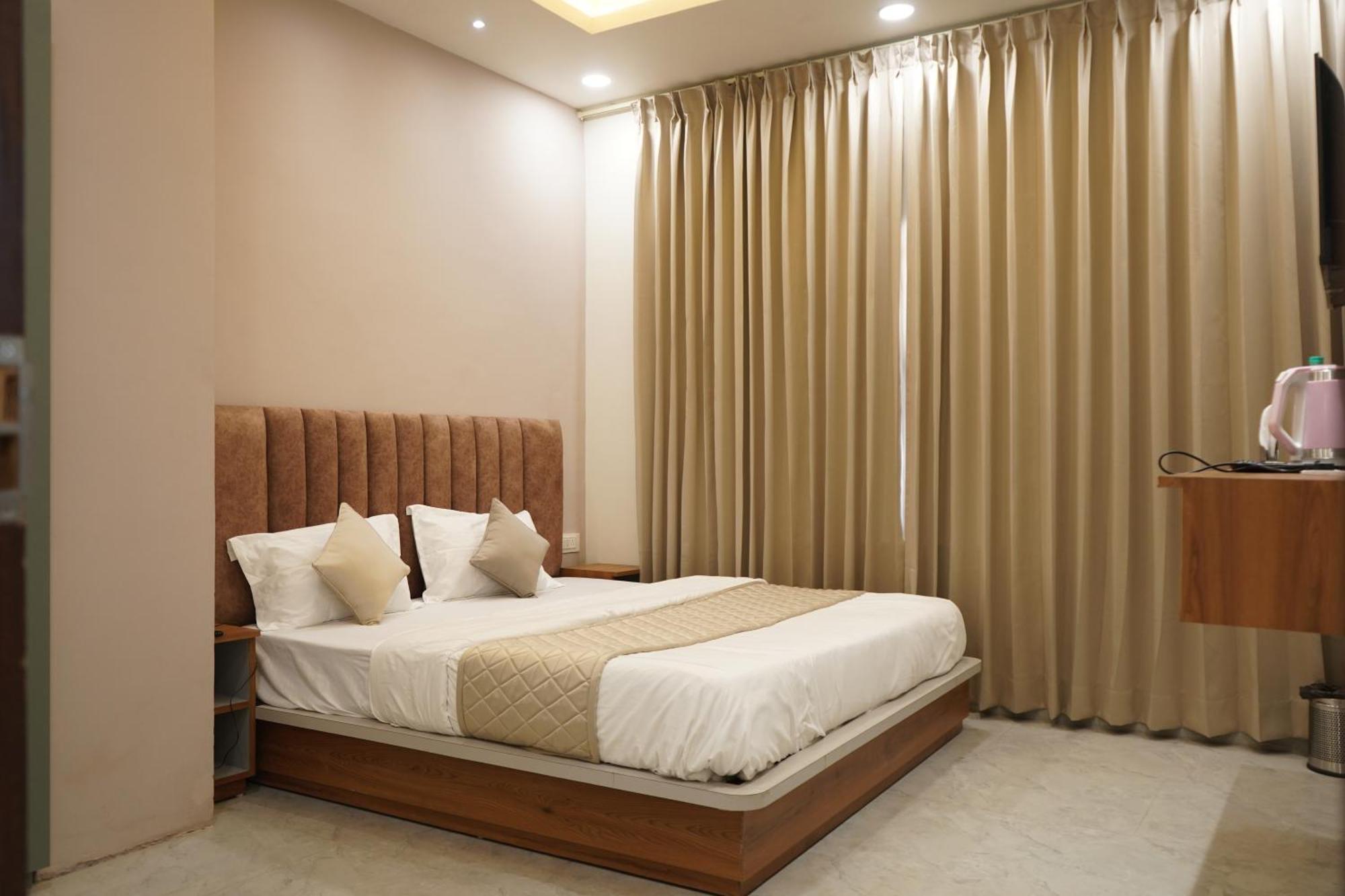 The Grand View Hotel Baijnāth Exterior photo