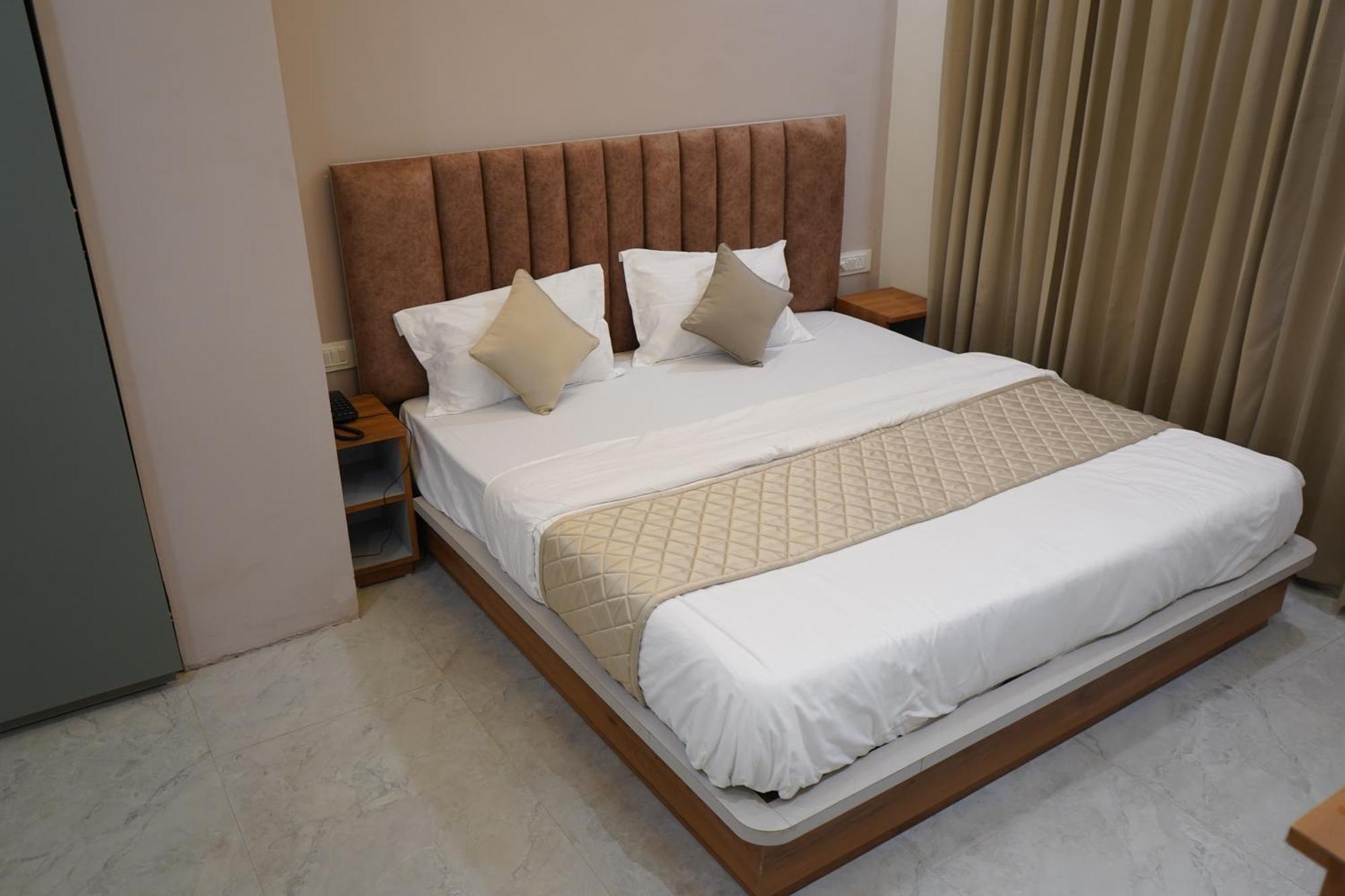 The Grand View Hotel Baijnāth Exterior photo