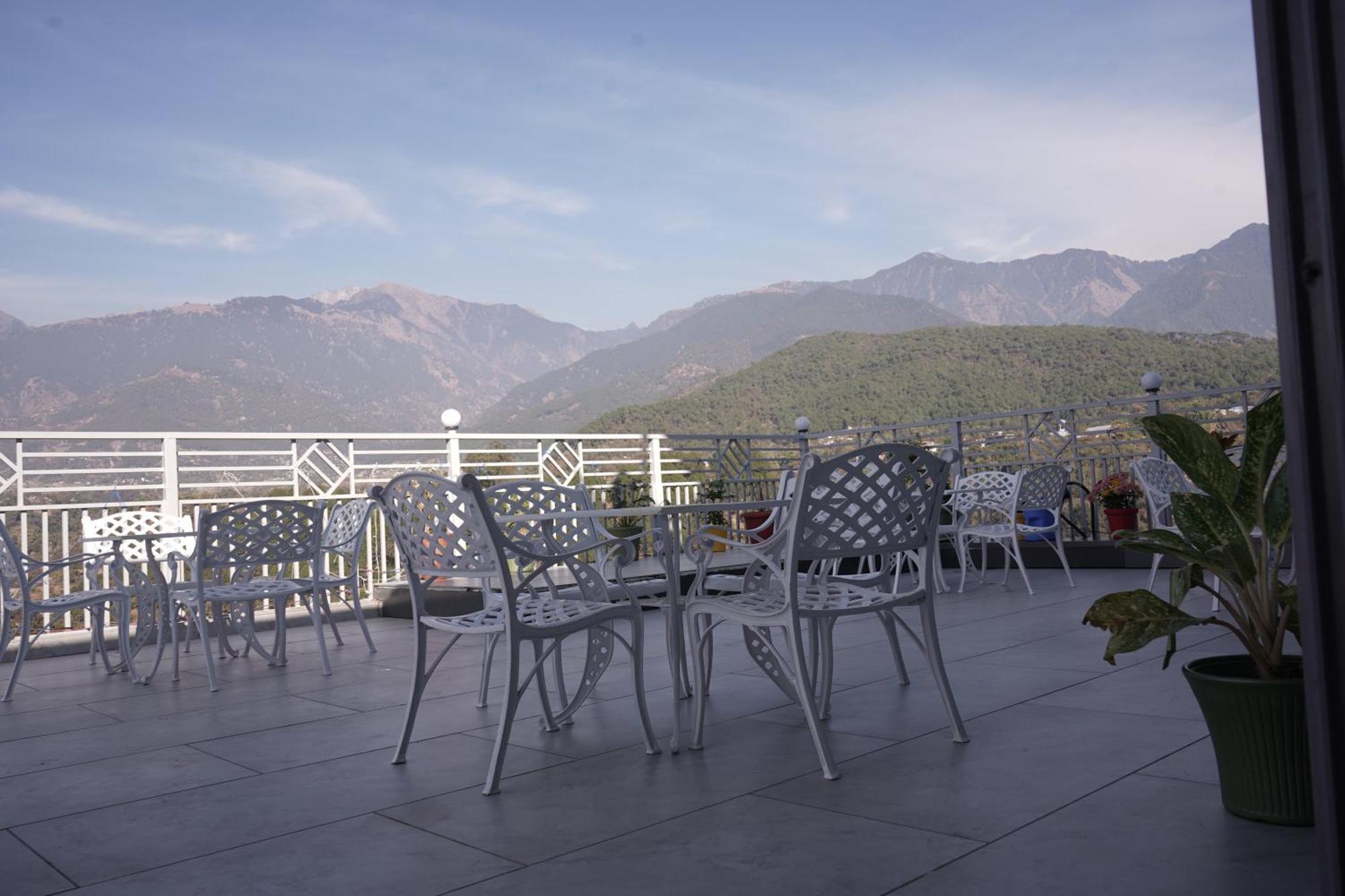 The Grand View Hotel Baijnāth Exterior photo
